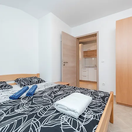 Simic Apartmán Vir