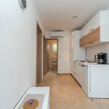 Simic Apartment *