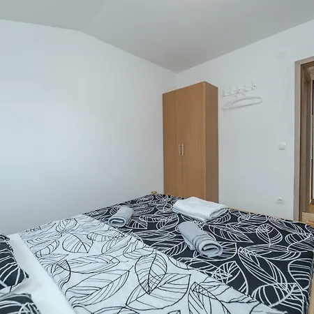 Simic Apartmán Vir